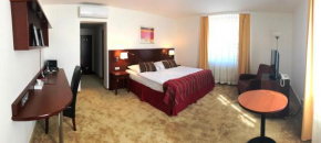  Hotel Atrium  Вышков